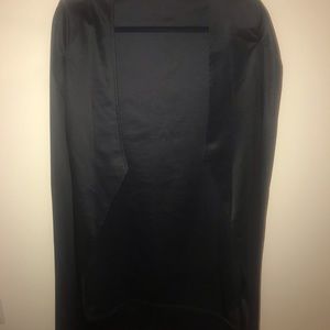 Cape length goes a little past thighs